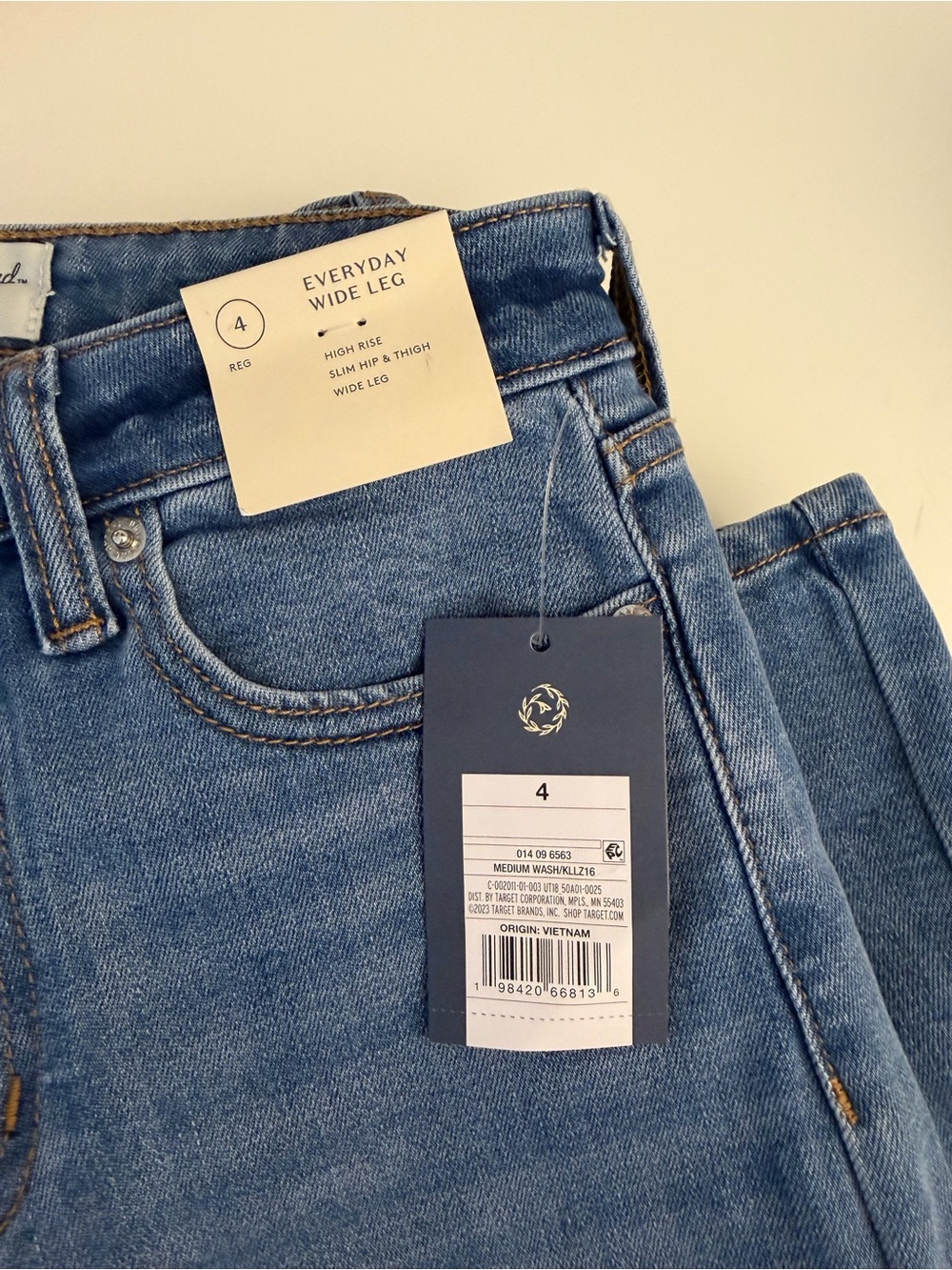 Women's High-Rise Wide Leg Jeans - Universal
Thread™ Medium Wash 4 - Picture 5 of 5